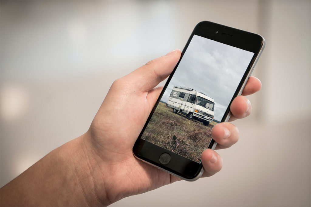 Foto autocaravana en el movil
